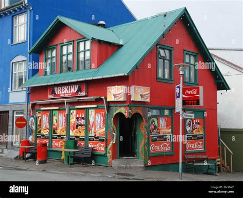 Red Corner Shop Hi Res Stock Photography And Images Alamy