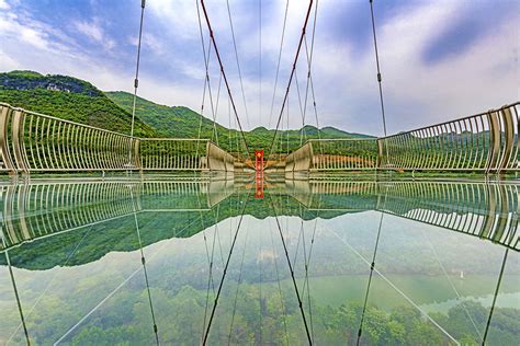 Uad Designs The Worlds Longest Glass Bottomed Bridge In Lianzhou China
