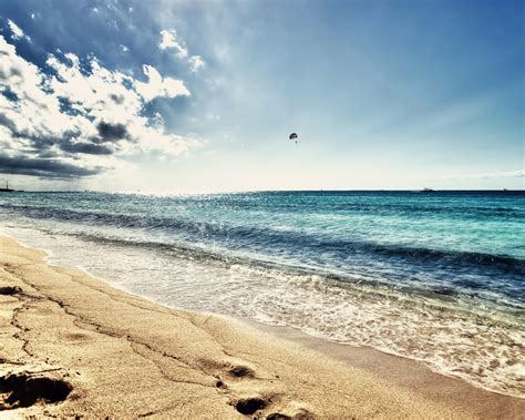 Природа пейзаж лето горячий песок побережье пляж море волны небо солнце настроение