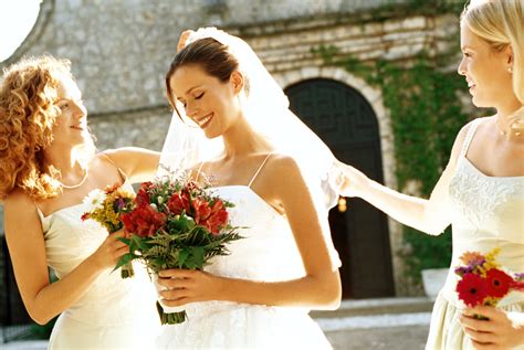 If you just want to be there all the time with the bride to be here are a few great ideas. What Gift Does the Maid of Honor Give the Bride? | Our ...