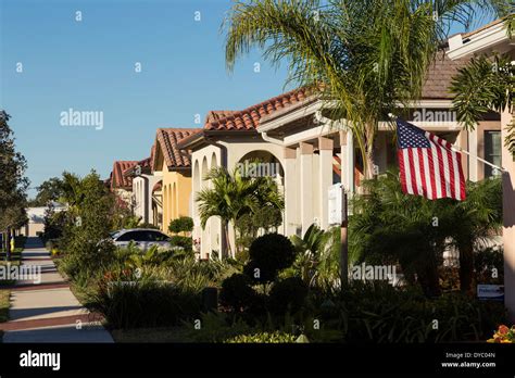 Luxury homes exterior hi-res stock photography and images - Alamy