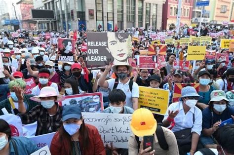 Kudeta Myanmar Ratusan Ribu Orang Turun Ke Jalan Dalam Demonstrasi Terbesar Menentang Militer
