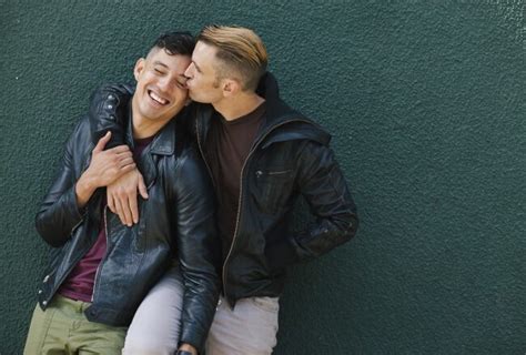 useful and safe dating advice for gay bi men