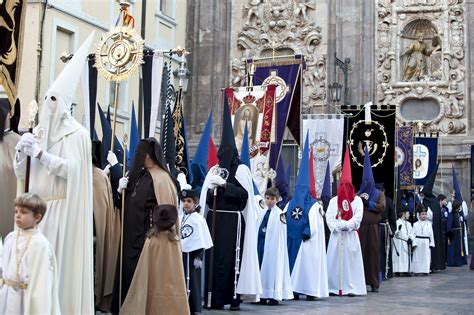 Las 24 Cofradias De Semana Santa De Zaragoza