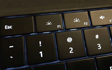 Tekan tombol alt(sebelah kiri)+shift(sebelah kiri)+numlock secara bersamaan. Cara Mengatur Kecerahan Laptop Windows 10, 8, & 7 | Jalantikus