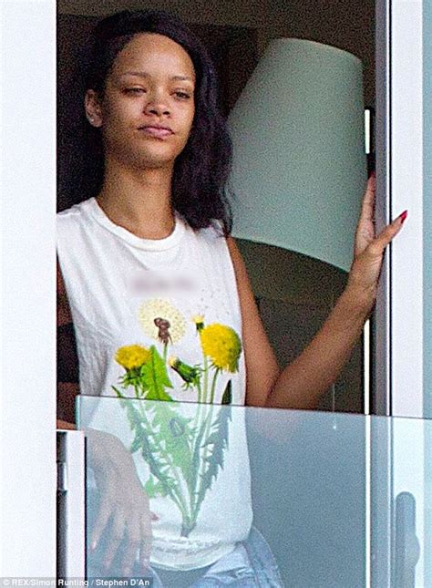 Rihanna Goes Make Up Free On Hotel Balcony Daily Mail Online