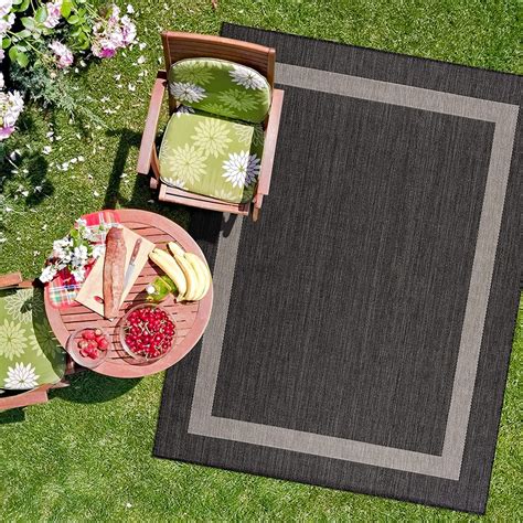 A Traditional Rug Camilson Outdoor Rug Best Outdoor Rugs From Amazon