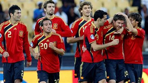Los hinchas chilenos le mostraron su apoyo con cánticos y pancartas a marcelo díaz, pese al error que cometió en la final de la confederaciones. España salva el honor - Copa Confederaciones 2009 - Fútbol ...