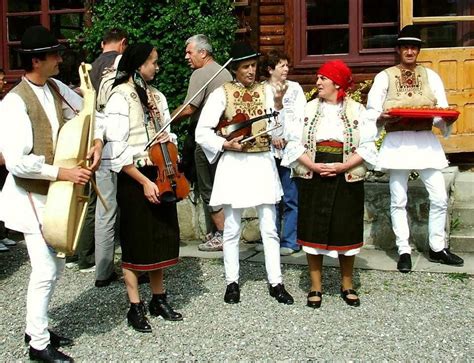 Meet The Hungarian Folk Music And Its Traditional Instruments