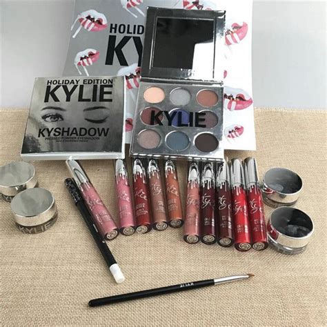 Maquillaje Kylie Holiday Edition Caja Grande Kyliecosmetics Colletion Drops Box Set Cajas De
