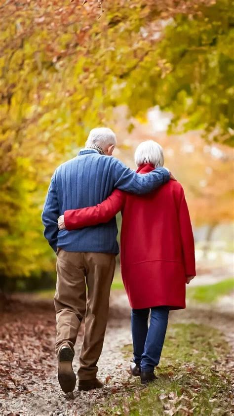 how to retire and planning coppie di anziani fotografia di persone foto romantiche