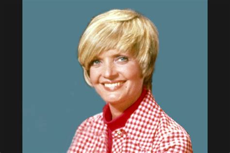 Florence Henderson The Brady Bunch Mom Dies At 82 Los Angeles Times