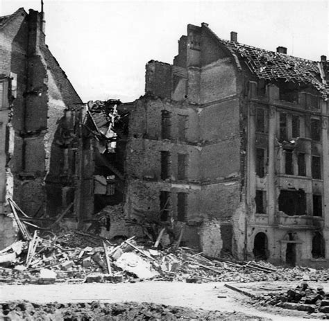 Der zweite weltkrieg war der zweite auf globaler ebene geführte krieg sämtlicher großmächte des 20. Als die Deutschen ihre Städte wieder aufbauten - WELT