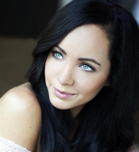 Latvian Canadian Actress Ksenia Solo Occhi Stupendi Pelle Pallida