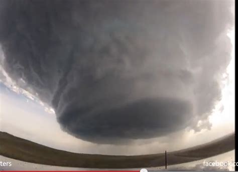 Stormchasers Capture Massive Supercell Thunderstorm In Mesmerizing Video