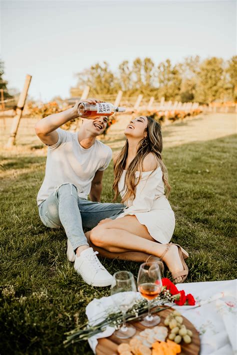 Romantic Winery Picnic Couples Photoshoot