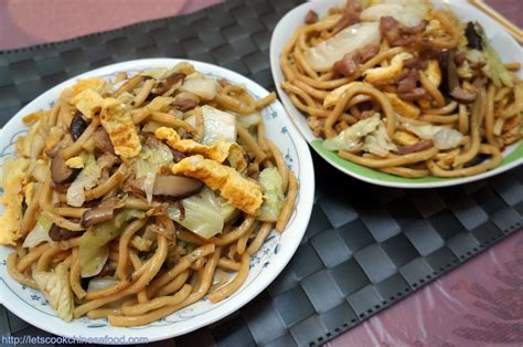 In a large pot of boiling salted water, cook the noodles until al dente, about 8 minutes. Chinese Recipe : Shanghai Fried Noodles (中式食譜：上海粗炒)