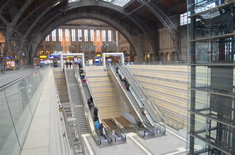 Until the completion of leipzig hauptbahnhof in 1915, frankfurt station was the largest in europe. Atrium zur Station "Leipzig Hauptbahnhof tief ...