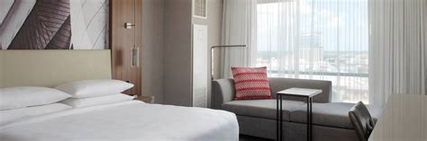 Hotel Rooms In Norfolk Va Lodging Norfolk Waterside Marriott