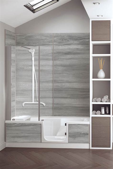 Weitere ideen zu badewanne mit dusche, begehbare badewanne mit dusche, badezimmerideen. Individuell gestaltbare Dusch-Badewanne. » LIVVI.DE