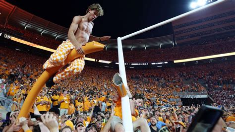 College Football News Tennessee Fans Steal Goalposts After Wild Upset Over Alabama Video