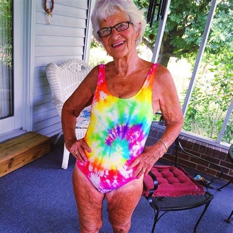 Meet The Worlds Sexiest Grandma Baddie Winkle See How She Looks On