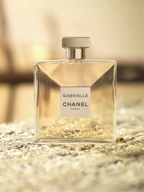 What You Need to Know About Chanel's New Perfume - Savoir Flair