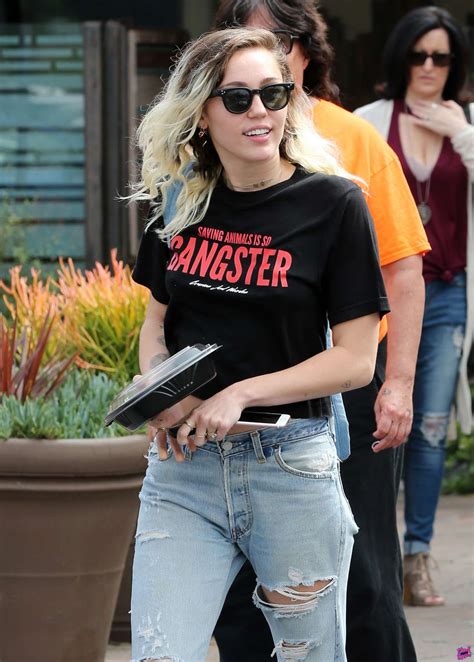 Miley Cyrus In Jeans Out For Lunch In Malibu Gotceleb