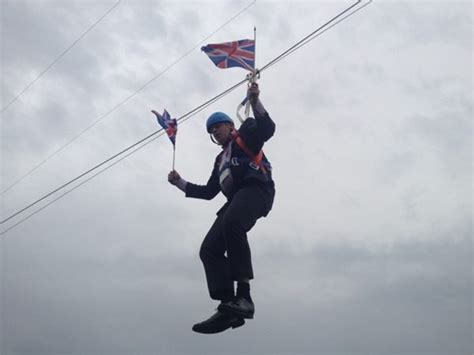 Boris Johnson Gets Stuck On Zip Wire At London Olympics Video Pictures Huffpost Uk