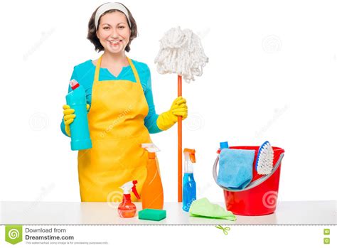 El Ama De Casa Feliz Cocinó Los Limpiadores Para Limpiar