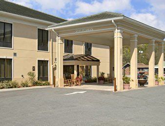 Most places accept cash and major credit cards. Dog friendly hotel in Savannah, GA - Baymont Inn & Suites ...