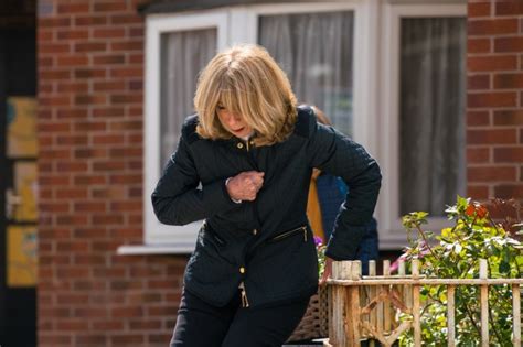 Coronation Street Spoilers Gail Dies Suddenly In Heart Attack Horror