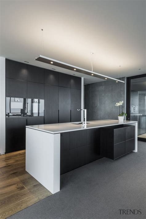 A project completed completed by @suttonhouseinteriors now for sale offering idyllic cotswold country living. This kitchen by designer Davinia Sutton achieves a ...