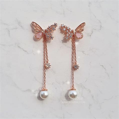 Dainty Butterfly Earrings Pink