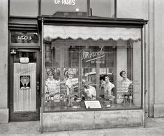 Weitere ideen zu schaufensterdeko, schaufenster dekorieren, salon schaufenster. Die 2957 besten Bilder von Schaufenster, Shops in 2019 ...