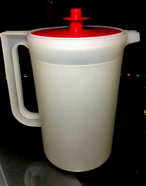 TUPPERWARE NEW VINTAGE 1 2 Gal Pitcher With RED PUSH BUTTON SEAL