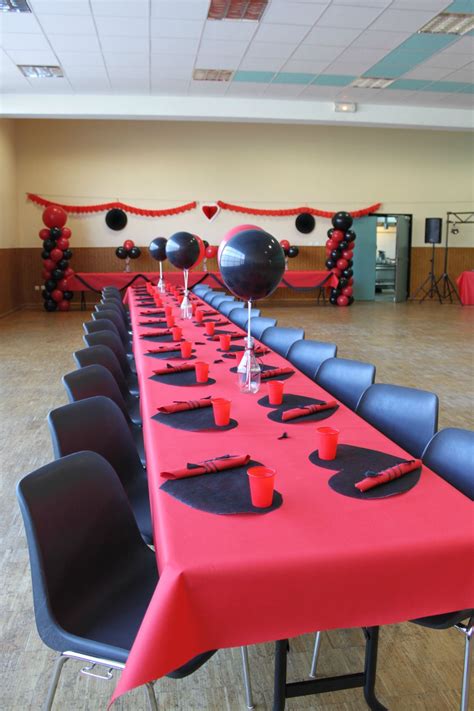 DECORATION DE SALLE A LEYMENT POUR UN ANNIVERSAIRE - AMUSEMENT'VOTRE