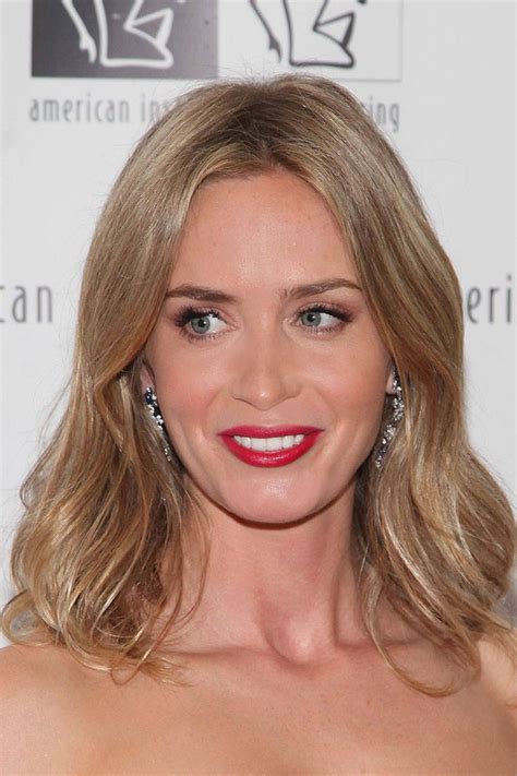 25 super easy everyday hairstyles for medium hair. 22 Ways To Wear Your Mid-Length Hair | Hair medium lengths ...