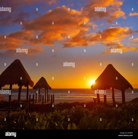 Cancun Sunrise At Delfines Beach At Hotel Zone Of Mexico Stock Photo