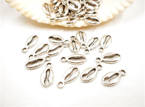 10 Antique Silver Cowrie Shell Charms 21 4 5 Etsy Antique Silver