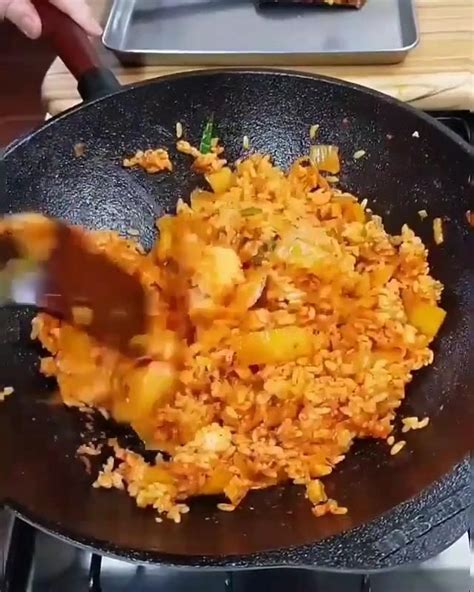Kamu sekarang dapat membuat ulang hidangan nasi goreng kimchi ini kurang dari 30 menit di rumah. Pin on asian