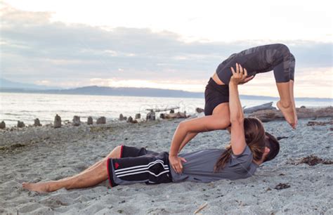 Yoga Kiss Yoga Couples Yoga Beach Pictures