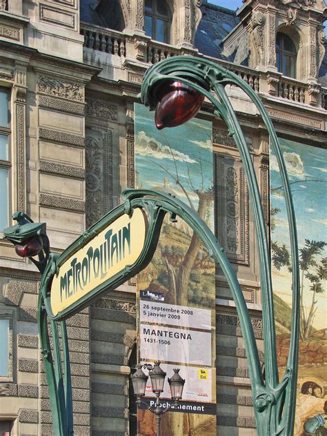La Station De Métro Du Palais Royal Hector Guimard Flickr
