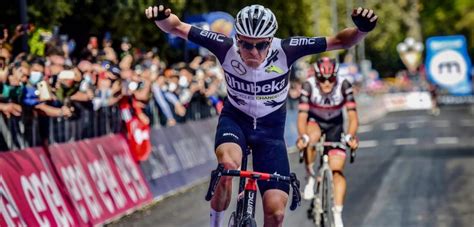 Sportlich könnte das rennen ähnlich verlaufen wie im vorjahr: Giro 2021: Schmid beste vluchter in Strade Bianche-etappe ...