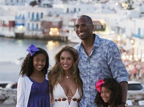 Kobe bryant, his daughter gianna and seven others were killed in the helicopter crash at around 10am sunday. NBA Legend Kobe Bryant and daughter killed in helicopter ...