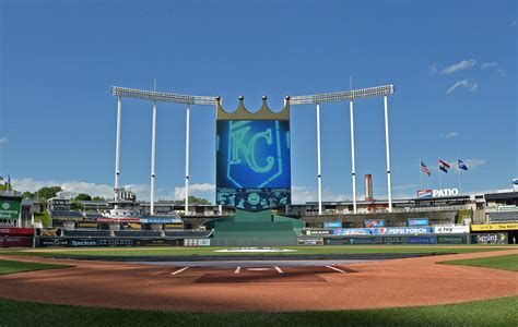 Level up events is dedicated to creating great chances for people to get together, be social, and share their passions for gaming, culture, and more. Catching Up with Former KC Royals IF Elliot Johnson