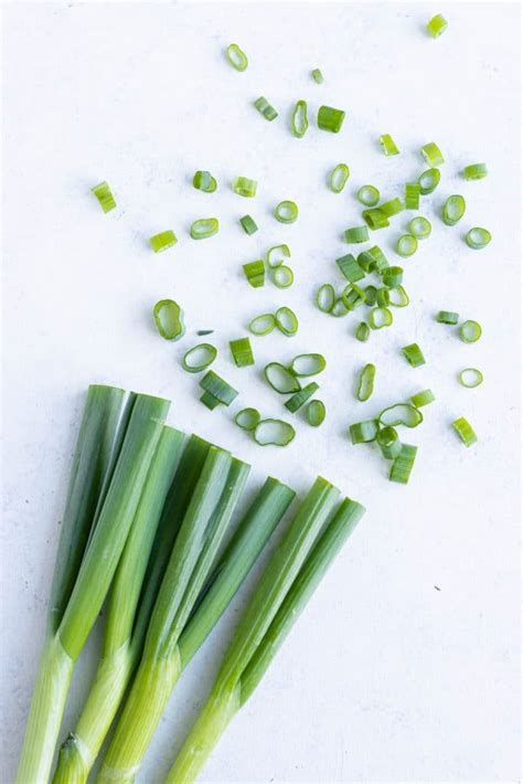 How To Cut Green Onions 5 Easy Steps Evolving Table