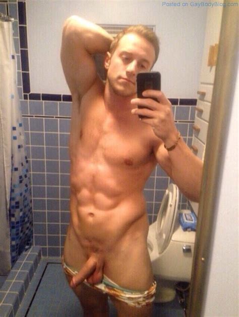 Hot Dudes Flashing Dicks Nude Men Nude Male Models Gay Selfies