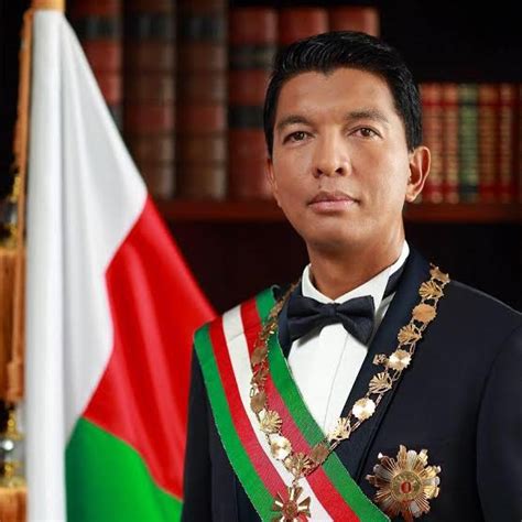 Andry rajoelina was the first to register his candidacy for the first round of presidential elections scheduled for november 7. Madagascar : "Covid Organics", le remède miracle du ...