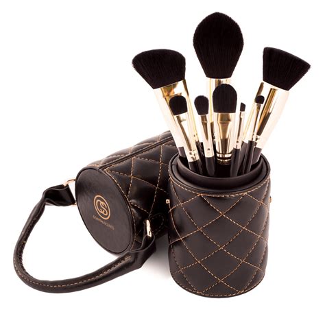 Coastal Scents Majestic 8 Piece Makeup Brush Set With Carrying Case